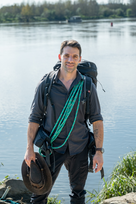 Corentin Leduc Corentin Leduc posant devant la Loire