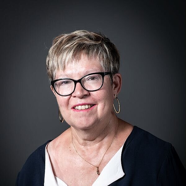 Nadia Knoepffler, adjointe au Maire de Pouillé-les-Coteaux