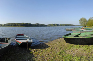 barques sur l'étang de la Provostière à Riaillé