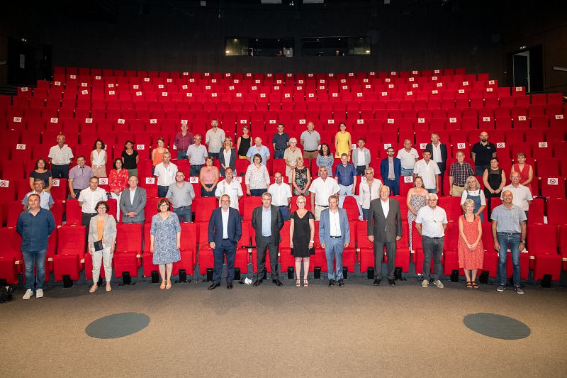 Les 56 élus du Conseil communautaire Les 56 élus du Conseil communautaire de la COMPA