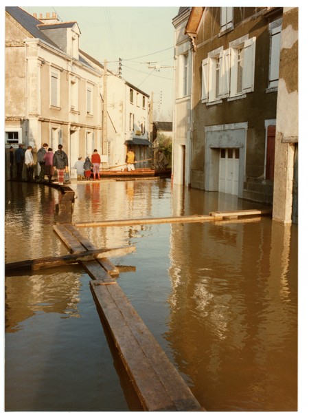 Inondations à Ingrandes-sur-Loire en 1982 Inondations à Ingrandes-sur-Loire en 1982